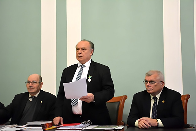 Директор 1-ого Русского Музея М.М. Овчинников награжден Золотой медали им. И. Бунина